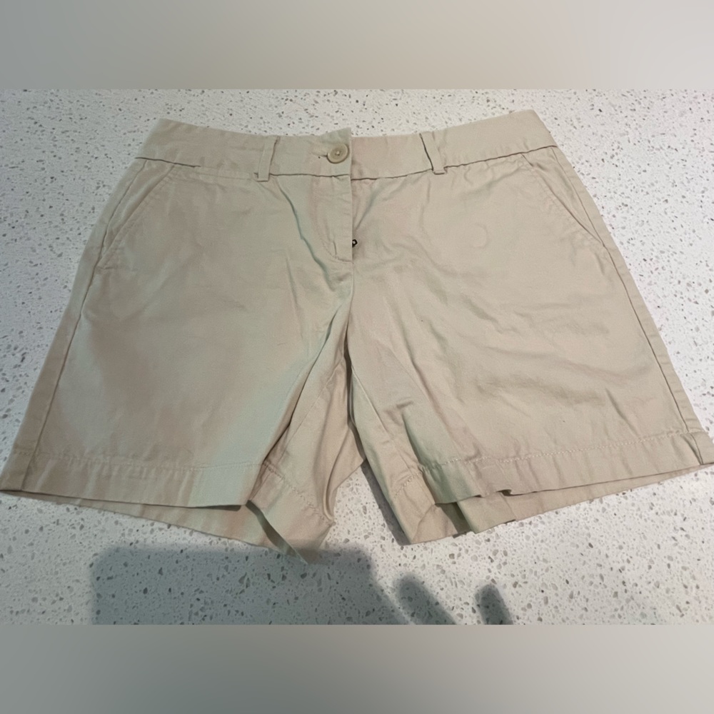 Like New - LOFT “The Riviera” shorts Size 4 (waist 16”)